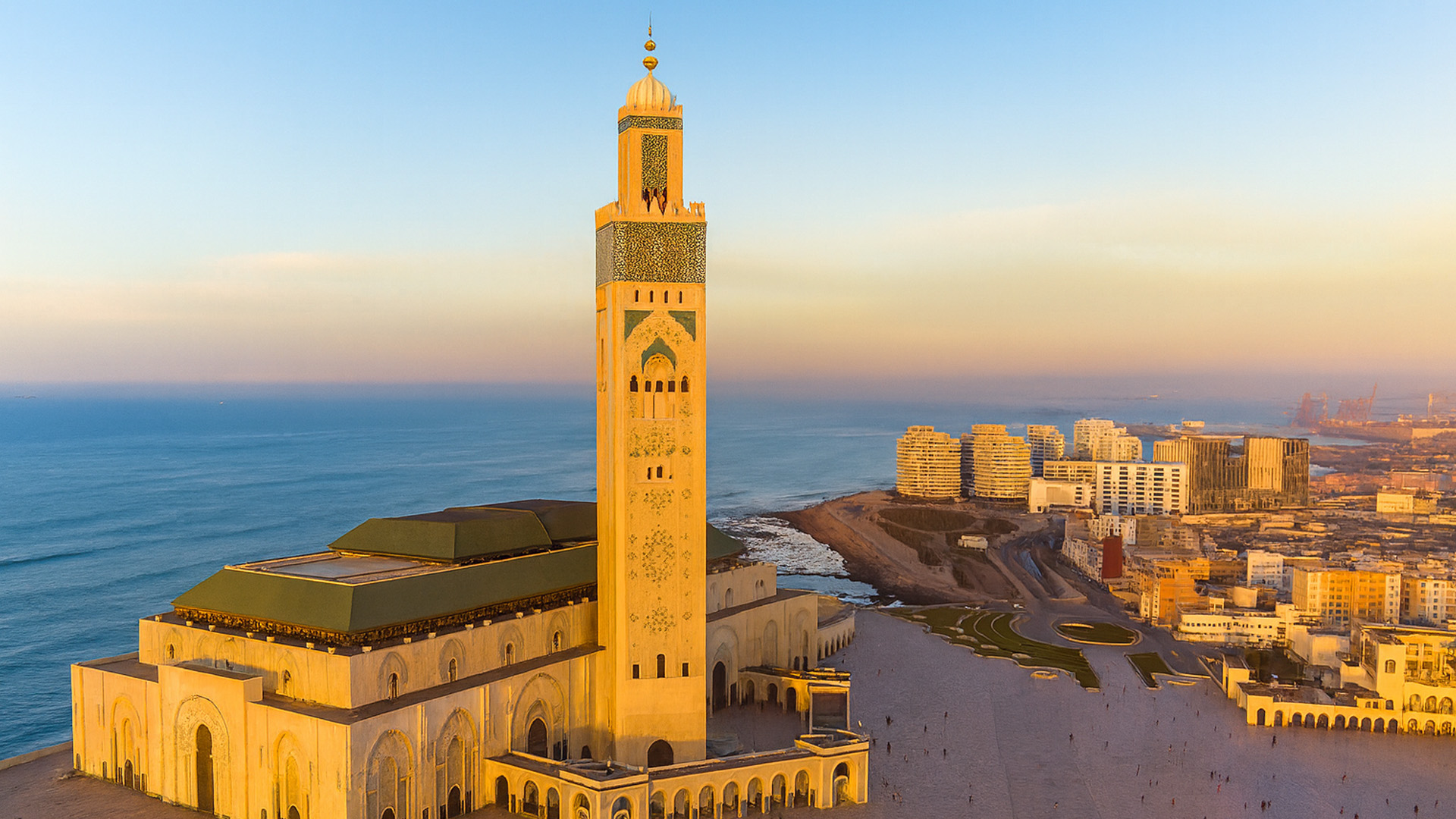 when-the-ocean-meets-architecture-sunset-at-hassan-ii-mosque