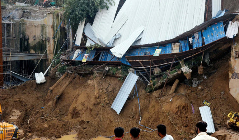 Building Collapse in Mumbai Injures Two During Demolition