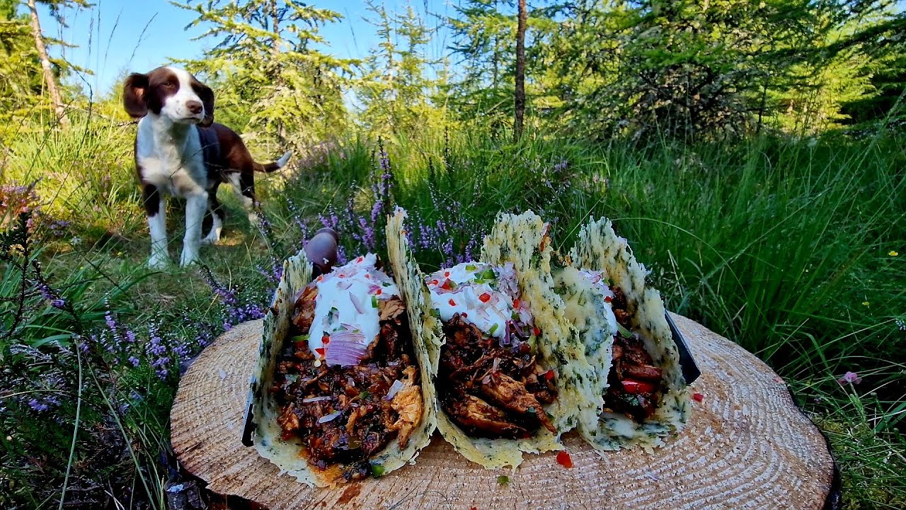 Cooking parmesan taco shells stuffed with chicken in nature