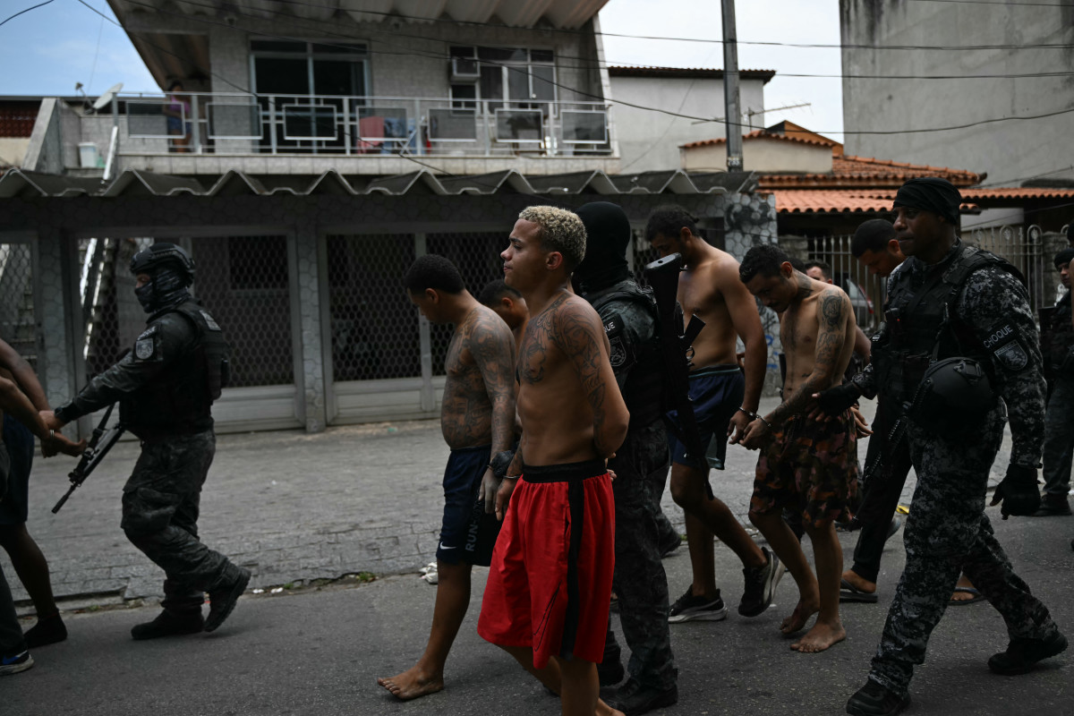 64 Dead in 'Street Battle' During Rio de Janeiro's Largest Gang Raid