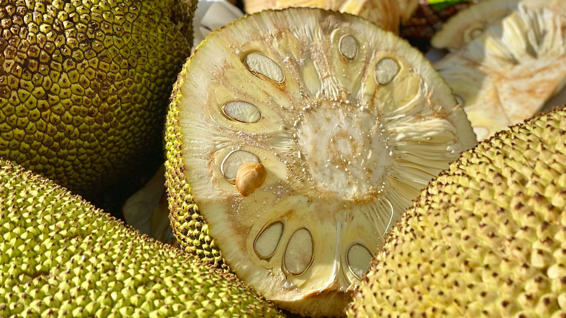 10-underrated-tropical-fruits-10-everyone-knows
