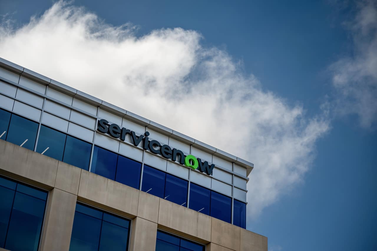 ServiceNow Beats Expectations As Subscriptions Rise. The Stock Is ...