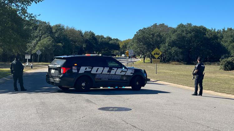 Suspect taken into custody after barricade in Williamson County home