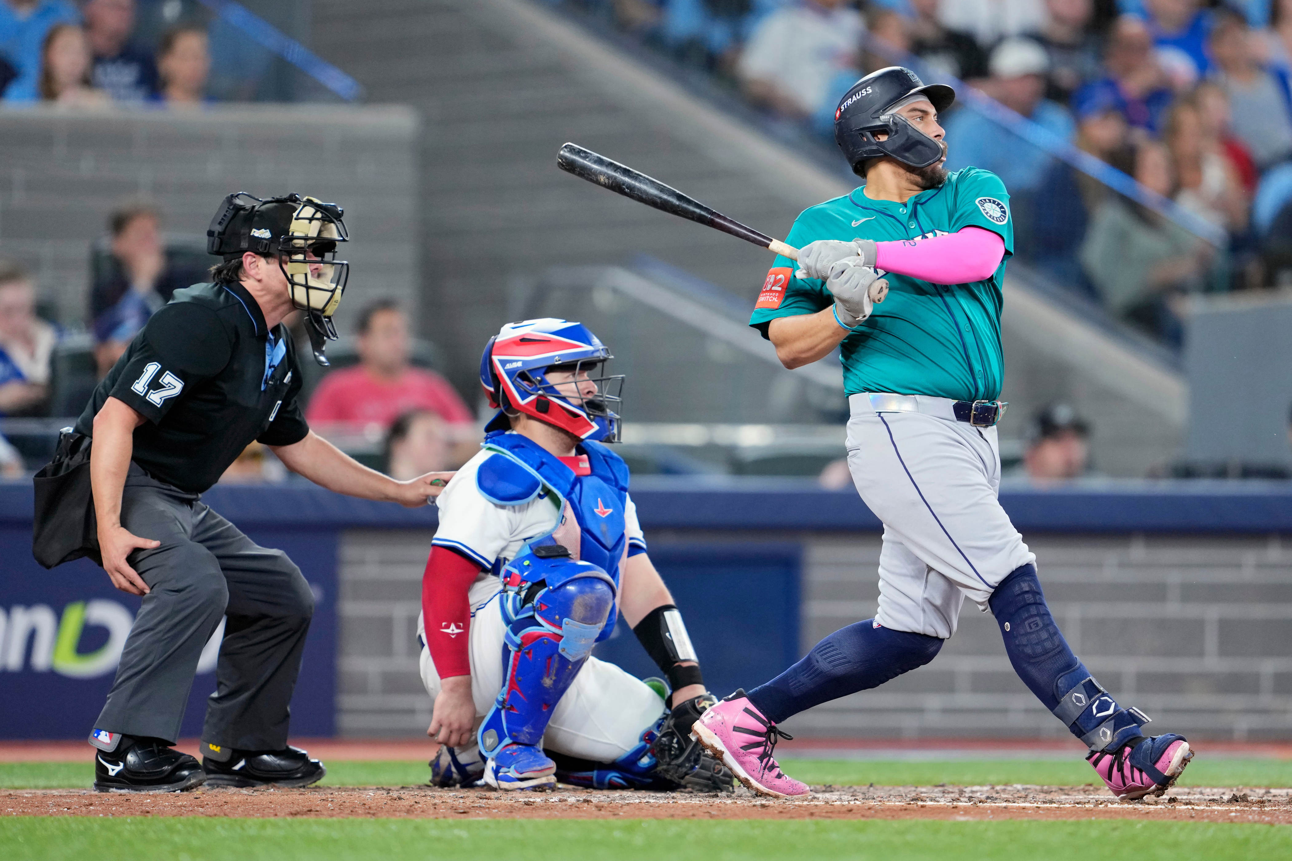 This 28-year-old slugger could solve Red Sox's first base dilemma