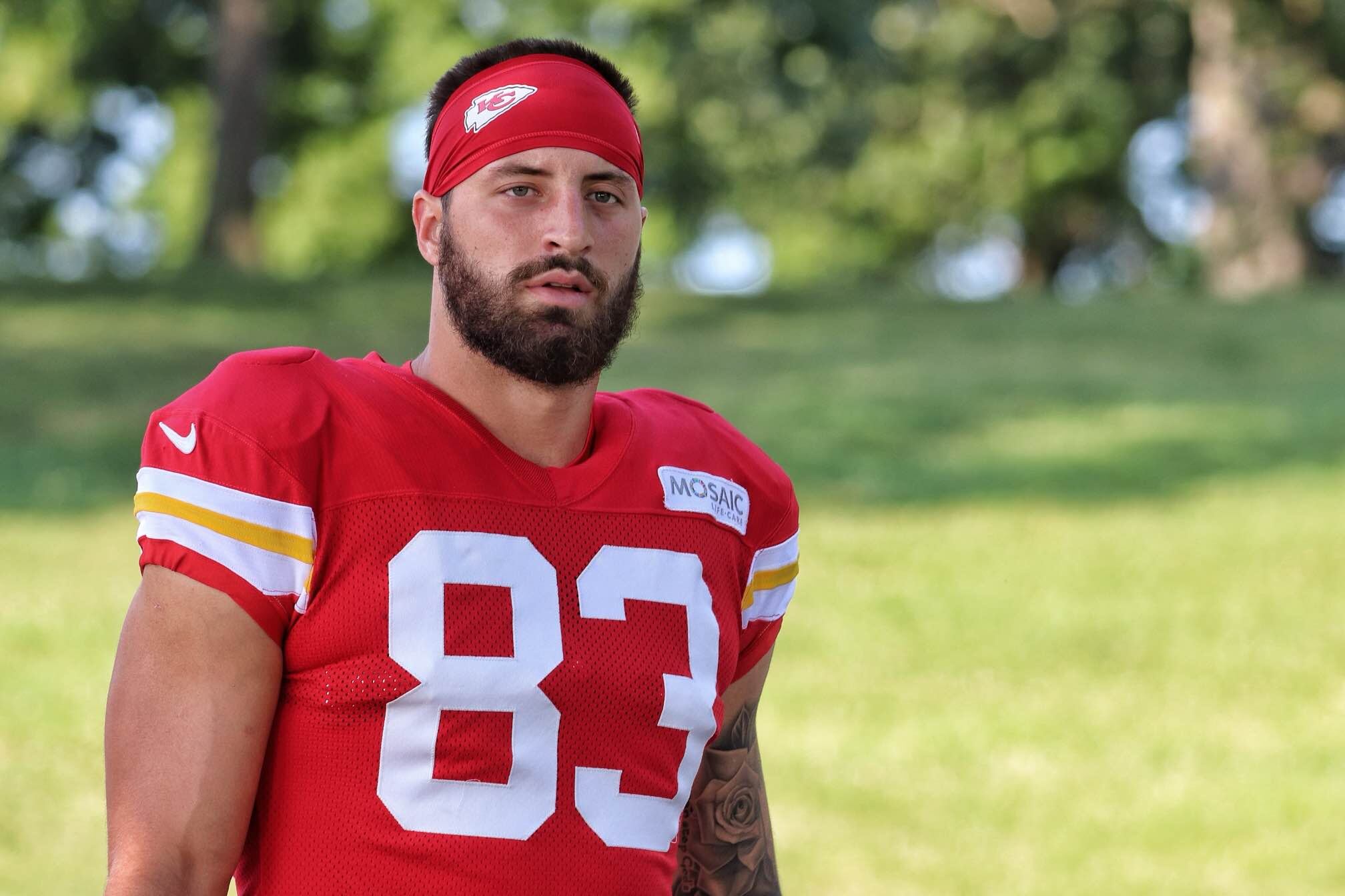 This Chiefs tight end has been nominated for the NFL’s Salute to ...