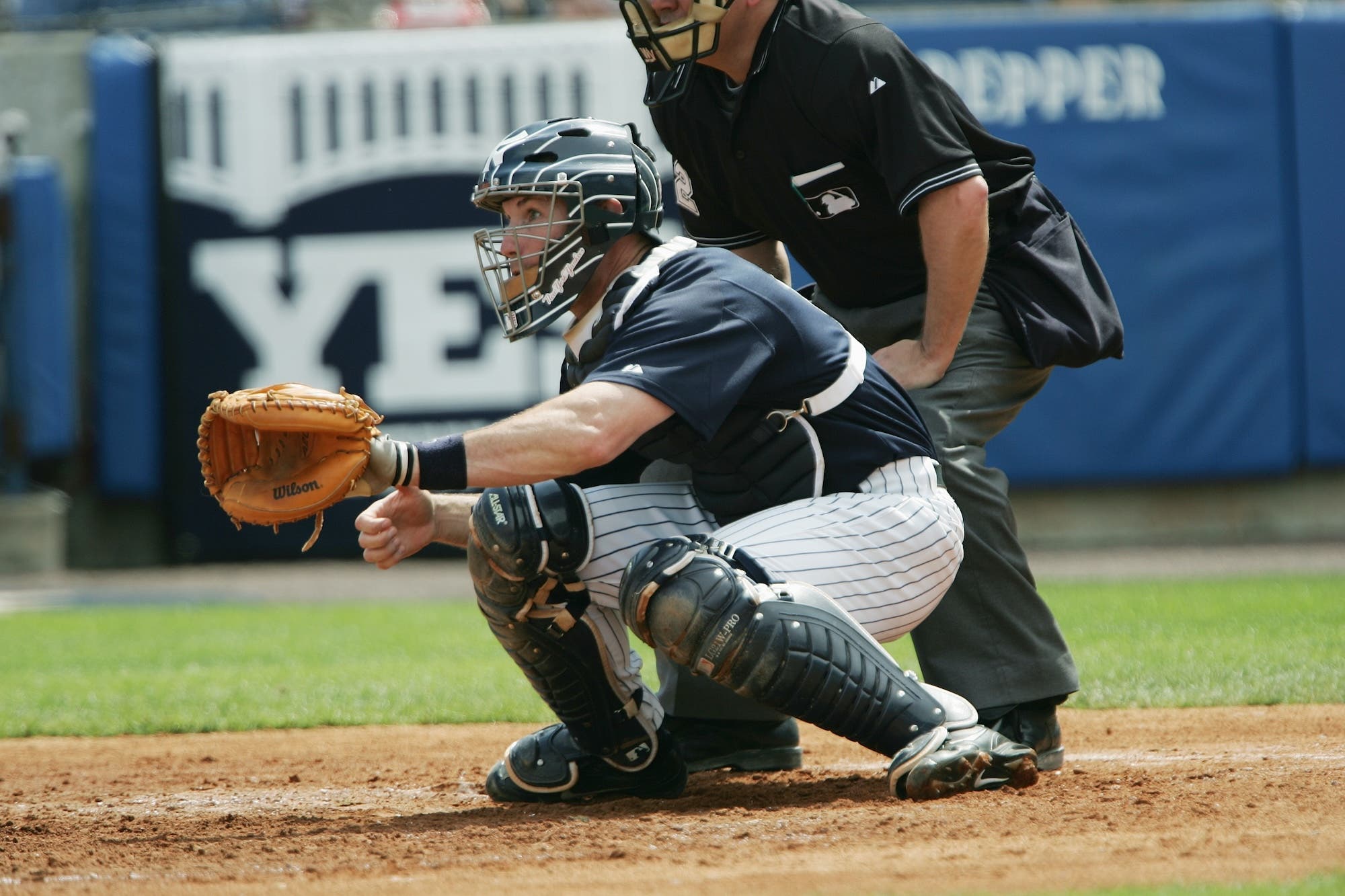 Ex-Yankees catcher sends message to team after losing broadcasting job