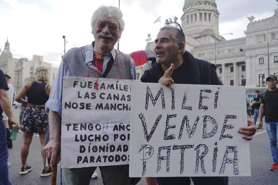Otra vez gases y represión contra los jubilados en el Congreso