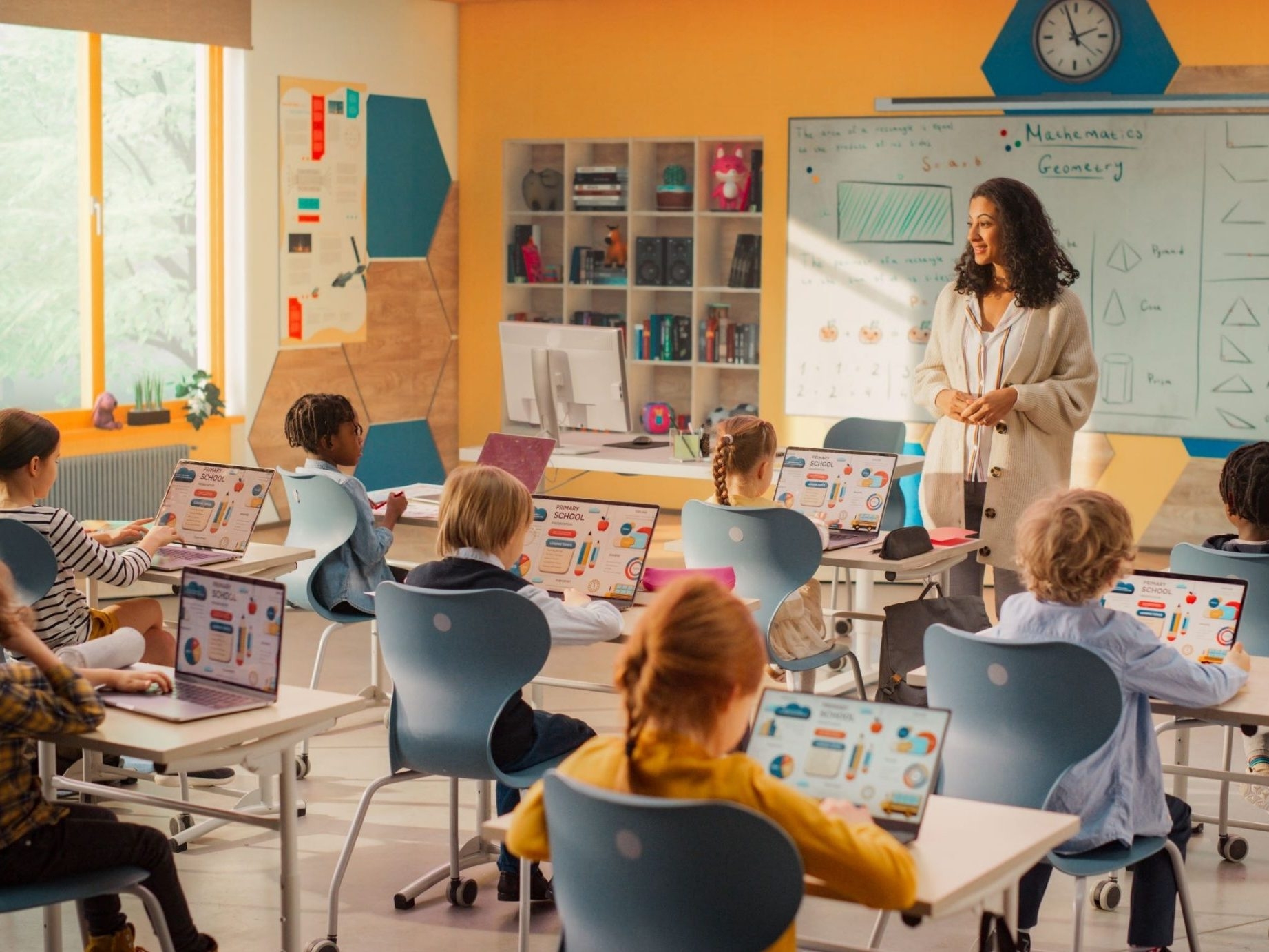 Manitoba Hires 800 New Teachers in Two Years