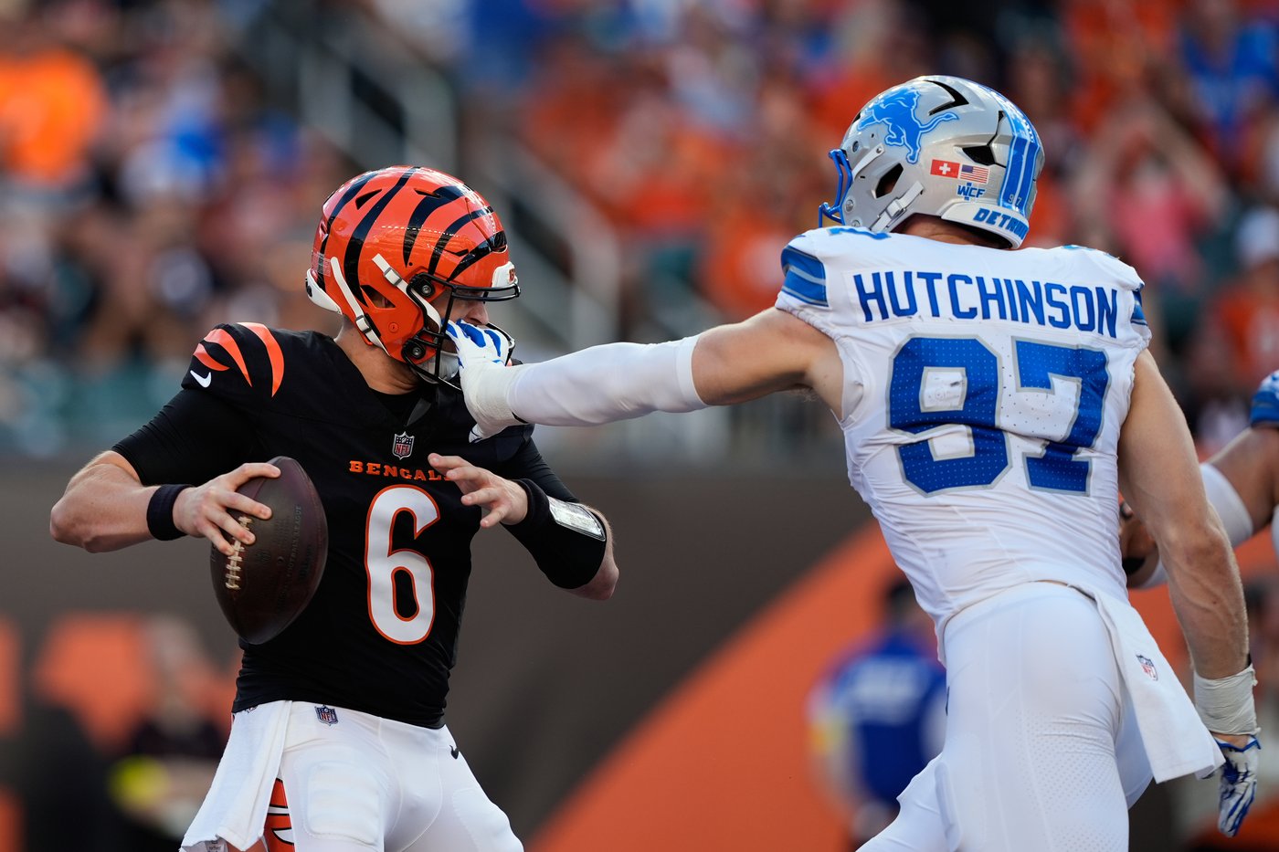 Lions extend star edge rusher Aidan Hutchinson through 2030