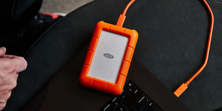 Storing Your Files in The Cloud is Convenient But I Still Back ...
