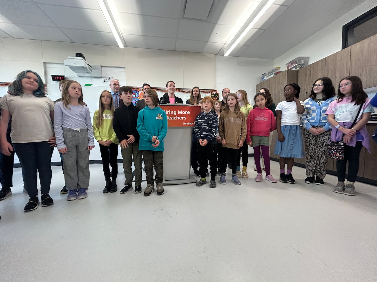 Manitoba Funds 832 More Teachers, But Hides Hiring Numbers