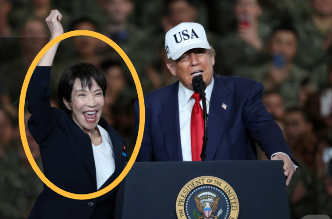 28일 도널드 트럼프 미국 대통령과 만난 다카이치 사나에 일본 신임 총리가 요코스카 미군 기지에서 기쁨과 흥분에 겨운 ‘점프’를 하는 모습. 로이터 뉴스1 로이터/뉴스1