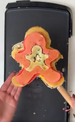 She Flips the Pancake – And It’s Absolutely Beautiful!