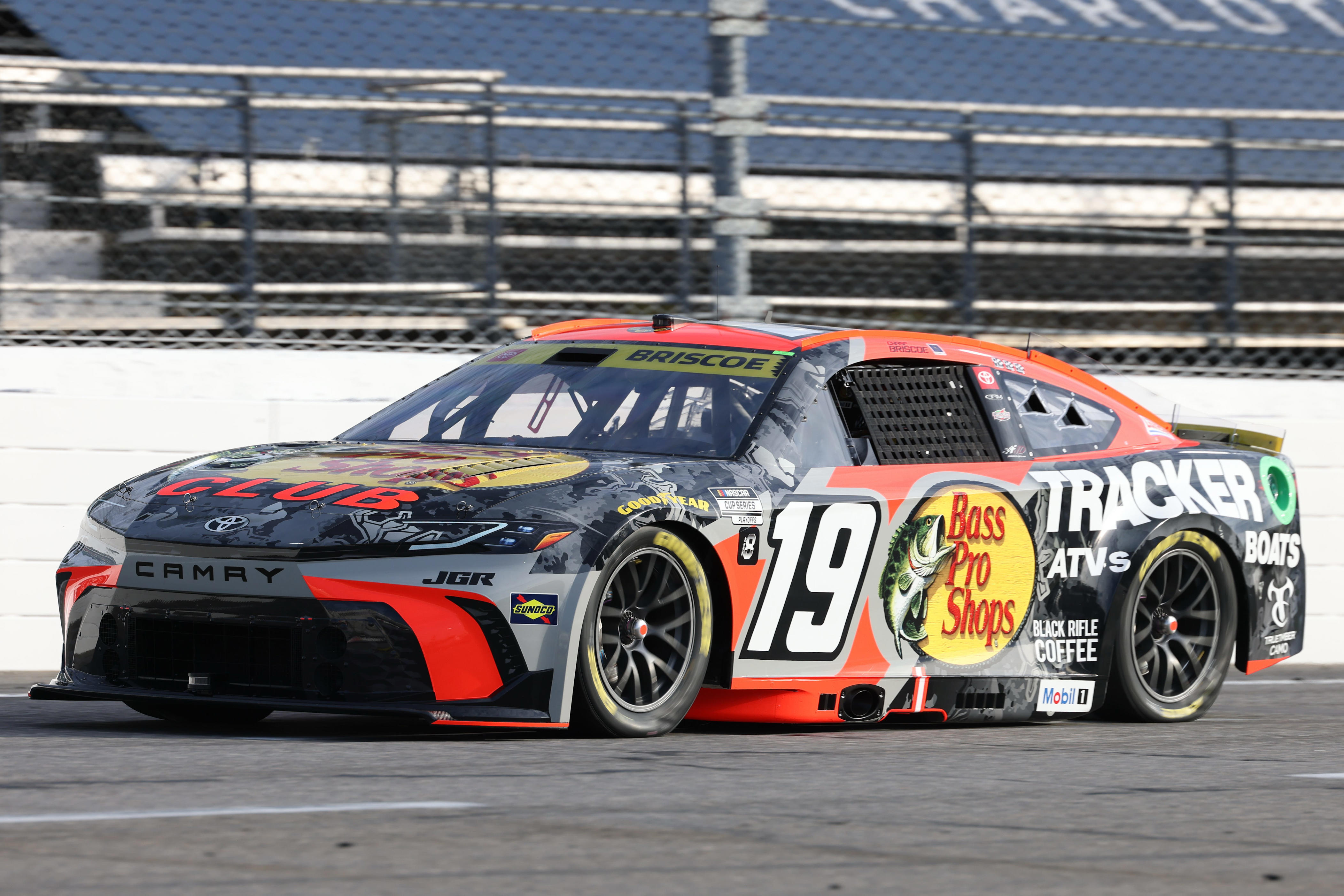 Chase Briscoe discusses issues with No. 19 car at Martinsville in 2025