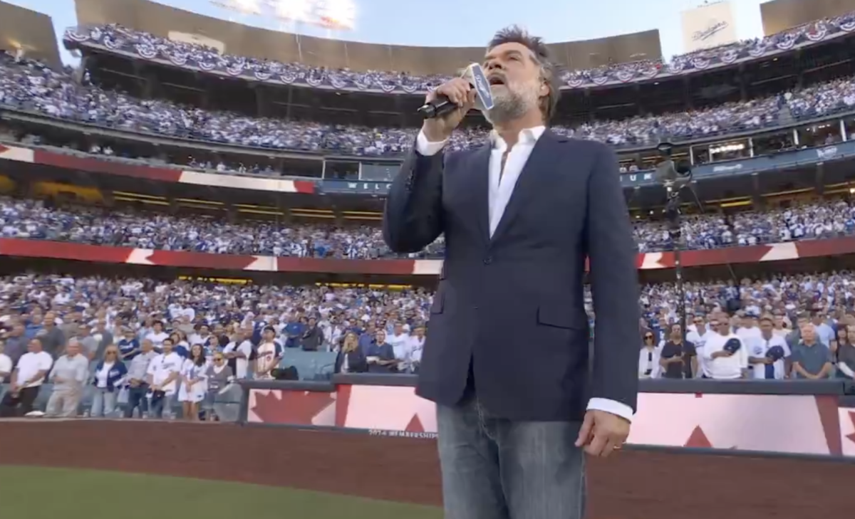 Canadians Outraged By World Series National Anthem Performance Tonight