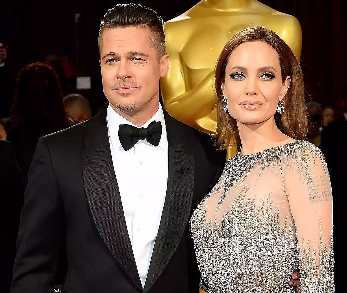 Brad Pitt 'gây sức ép cho Angelina Jolie'