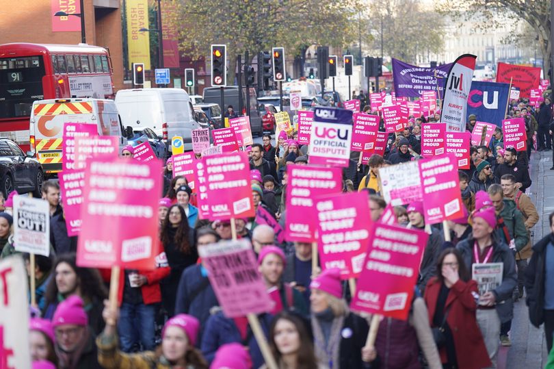 Scots university staff begin four-day strike over job cuts