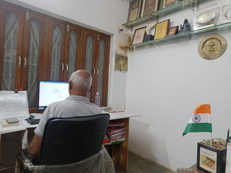 The GI tag man of India lives in Varanasi. He is blending culture and ...