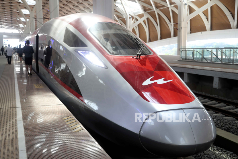 Prabowo Bertanggung Jawab atas Proyek Whoosh, KPK Tetap Selidiki