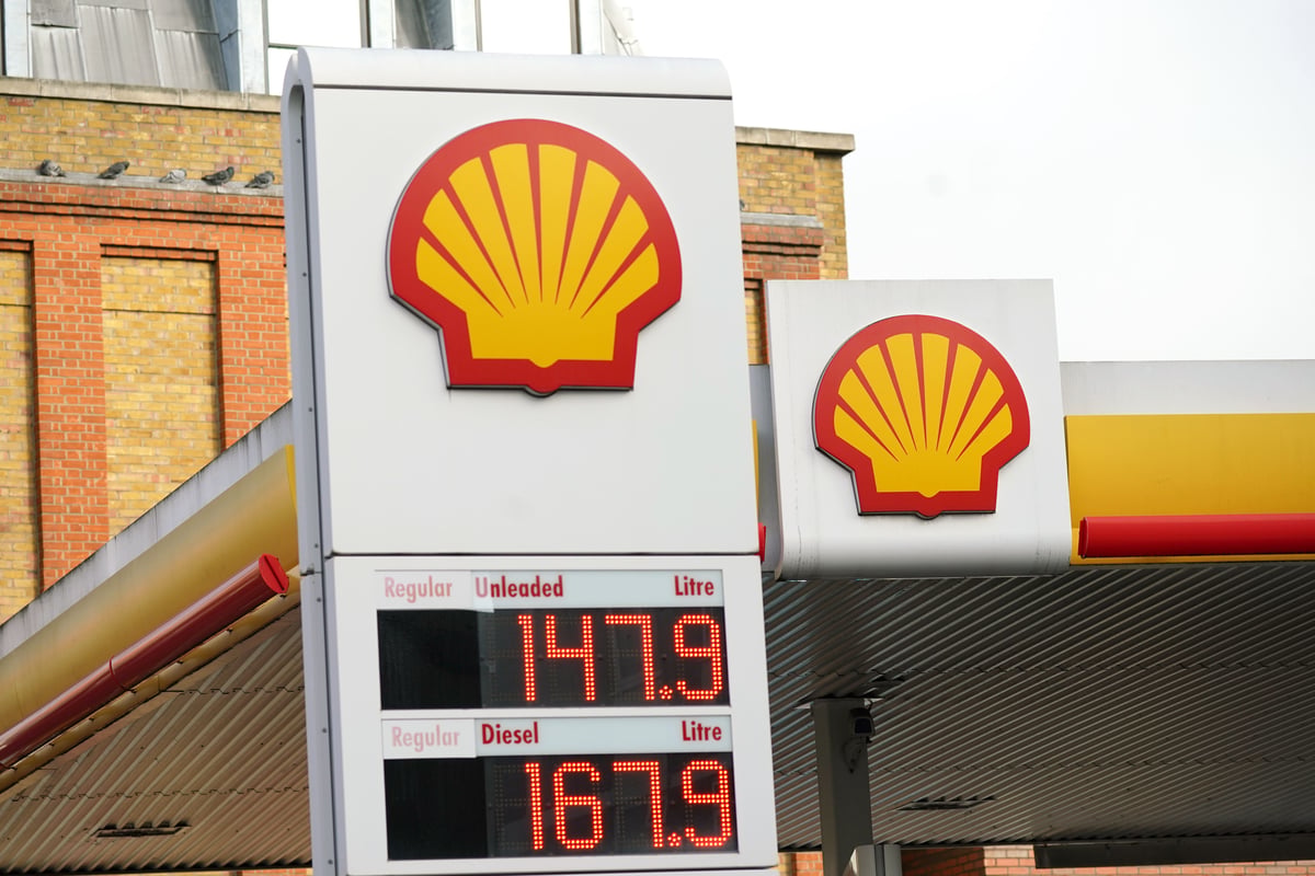 Shell posts stronger-than-expected profits as more cash handed to investors