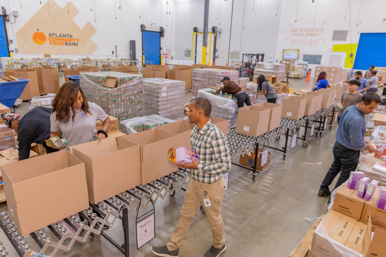 Metro Atlanta food banks brace for gaps in SNAP benefits. Here’s where ...