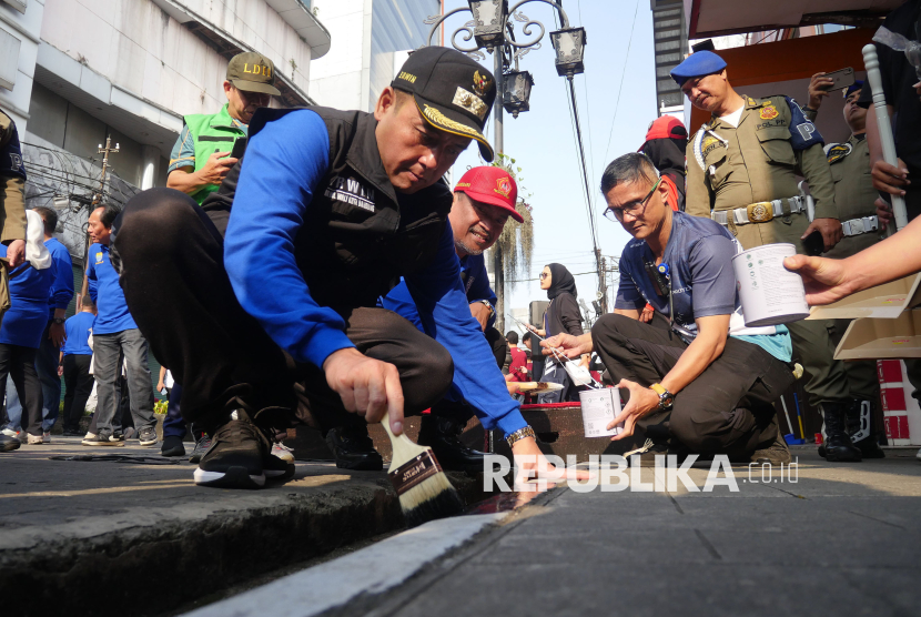 Wakil Wali Kota Bandung Dilarang Keluar Negeri