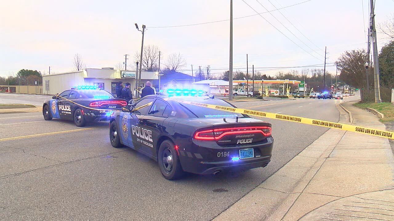 Tuscaloosa Police urging pedestrians to be safe when walking near roadways