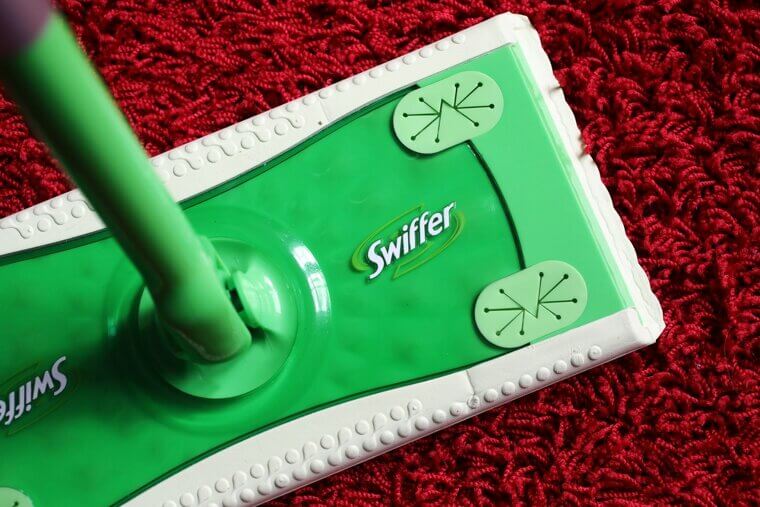 The Many Useful Things You Didn’t Know a Swiffer Could Do