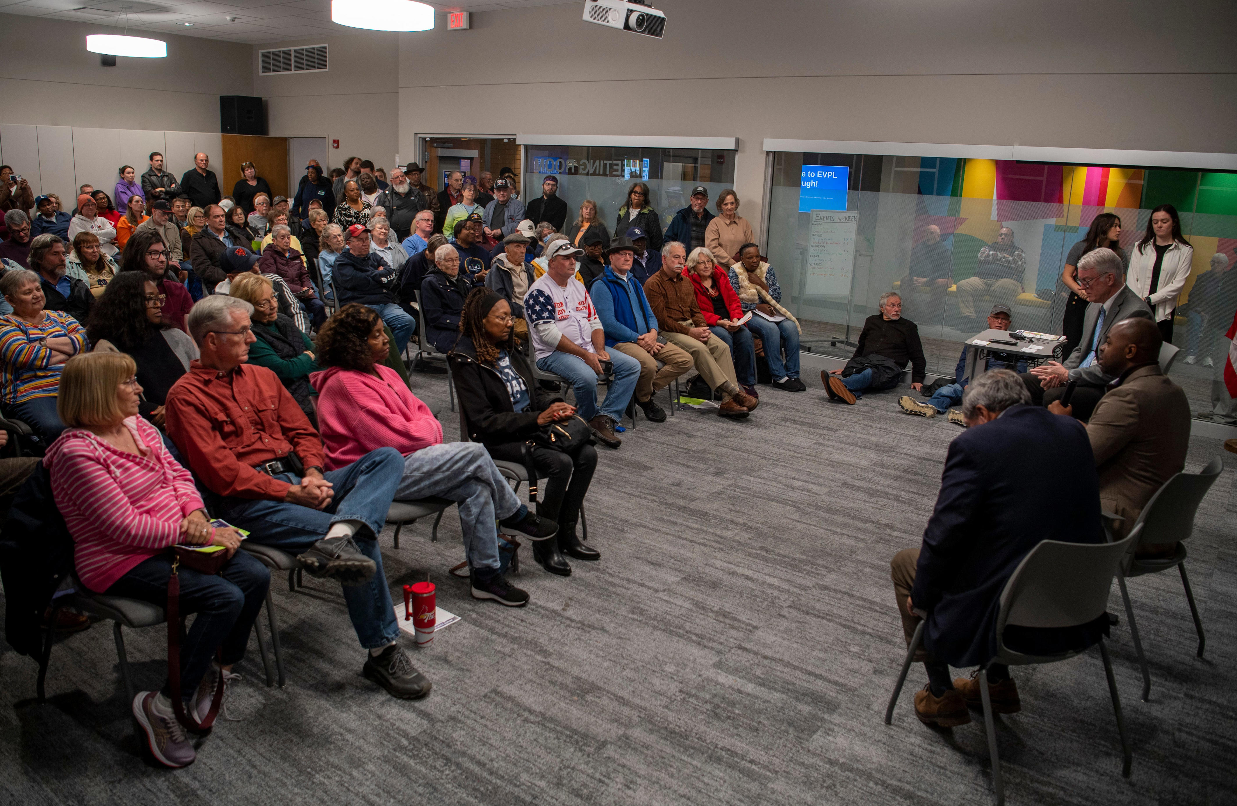 Residents pack redistricting town hall in Evansville as special session