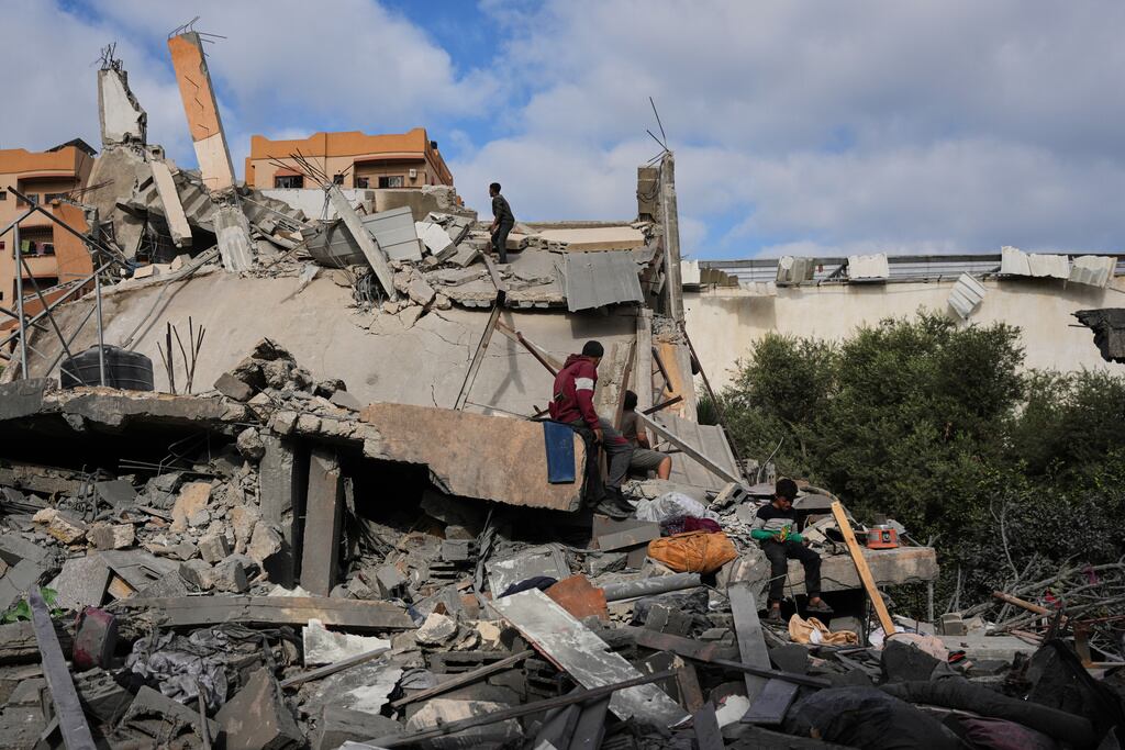 Trump apoya ataques de Israel que dejaron 104 muertos en Gaza y se ...