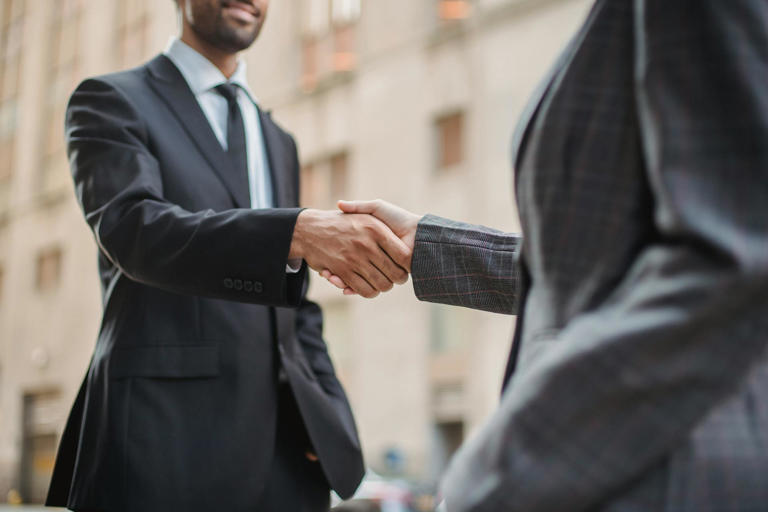 10 Simple Confidence-Building Tips That Work For Men