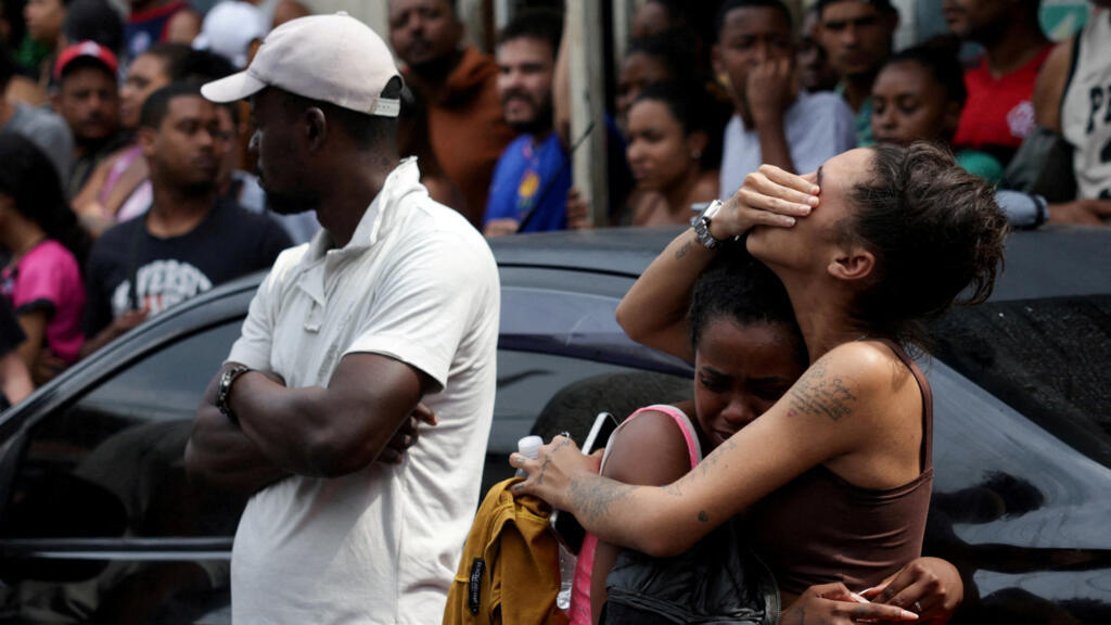 Rio raid draws criticism but highlights Brazil's political divide