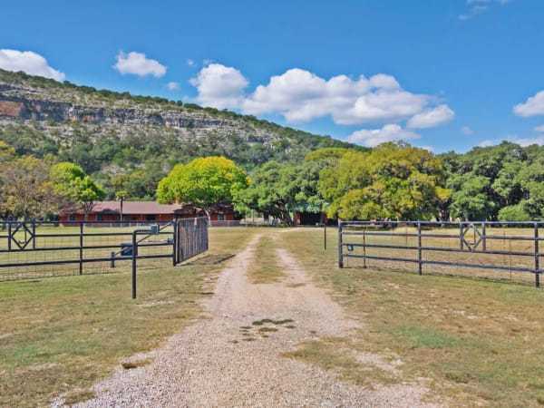 Hill Country ranch with rumored buried treasure hits market for $9.9M