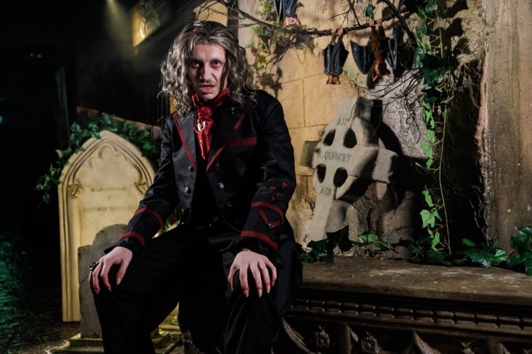 I’m a professional vampire – I earn £100 a day but it’s the best job in ...