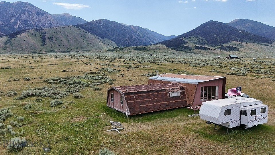Experience Adventures in Montana: 20 Acres of Outdoor Paradise with an ...