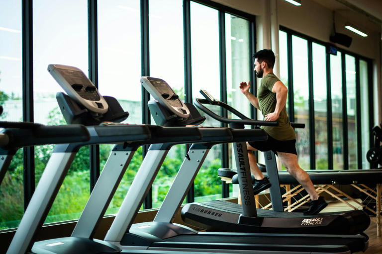 10 Simple Confidence-Building Tips That Work For Men