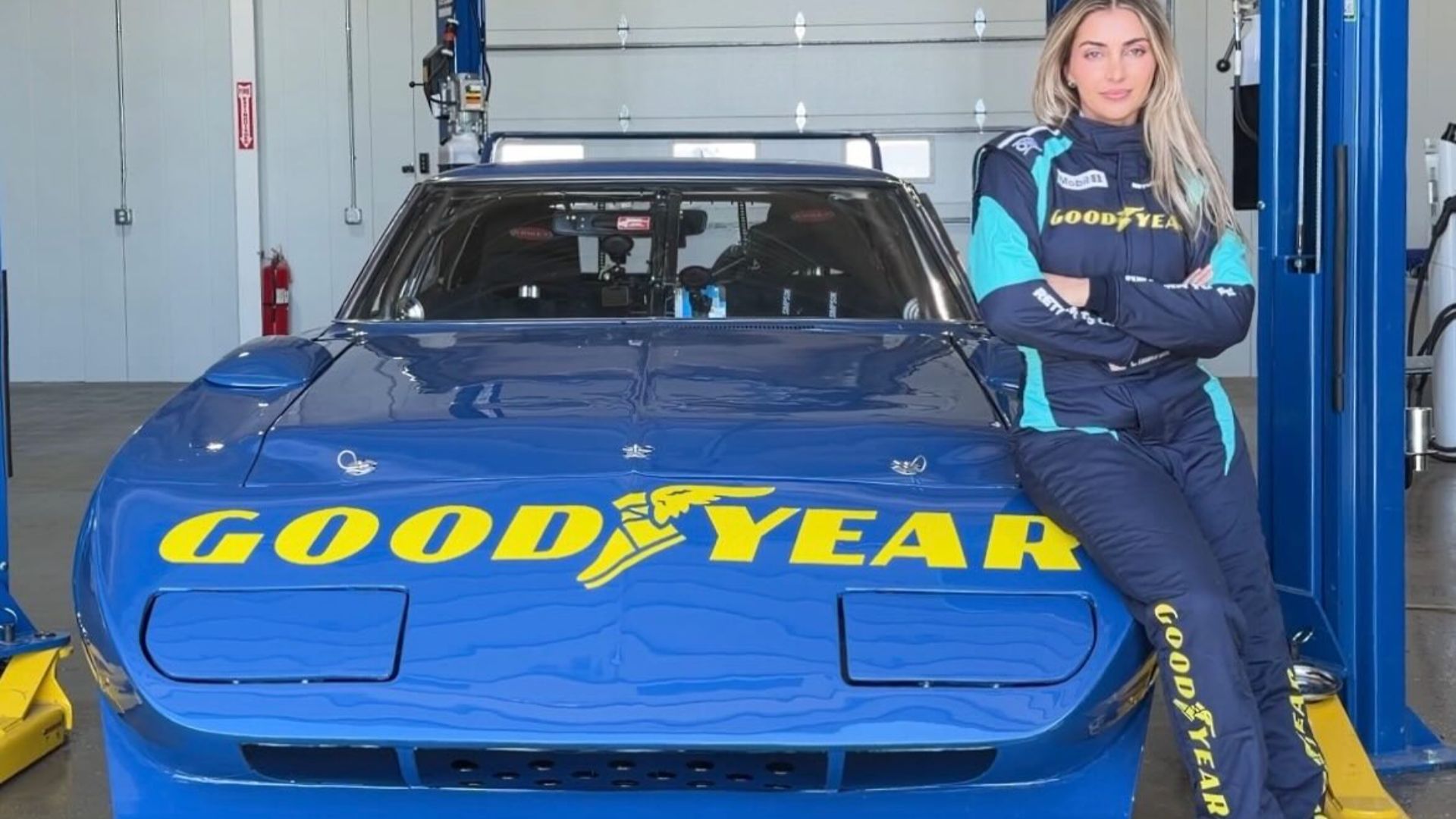 Emelia Hartford’s Restored 1970 Plymouth Superbird Breaks 210 MPH at ...