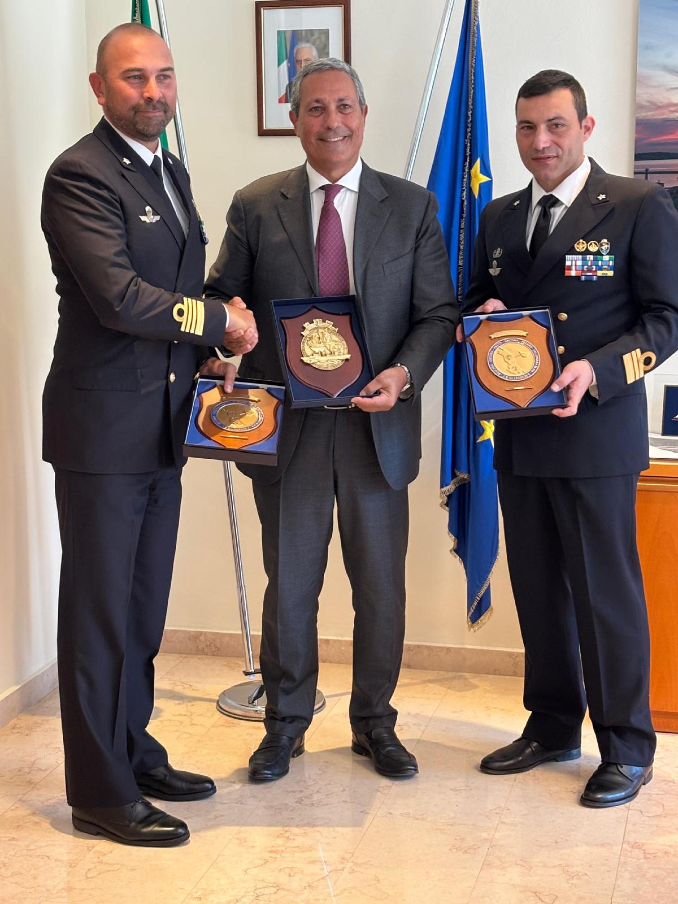 Sequestrate Due Imbarcazioni E Denunciati I Comandanti Per Irregolarità - Foto 10