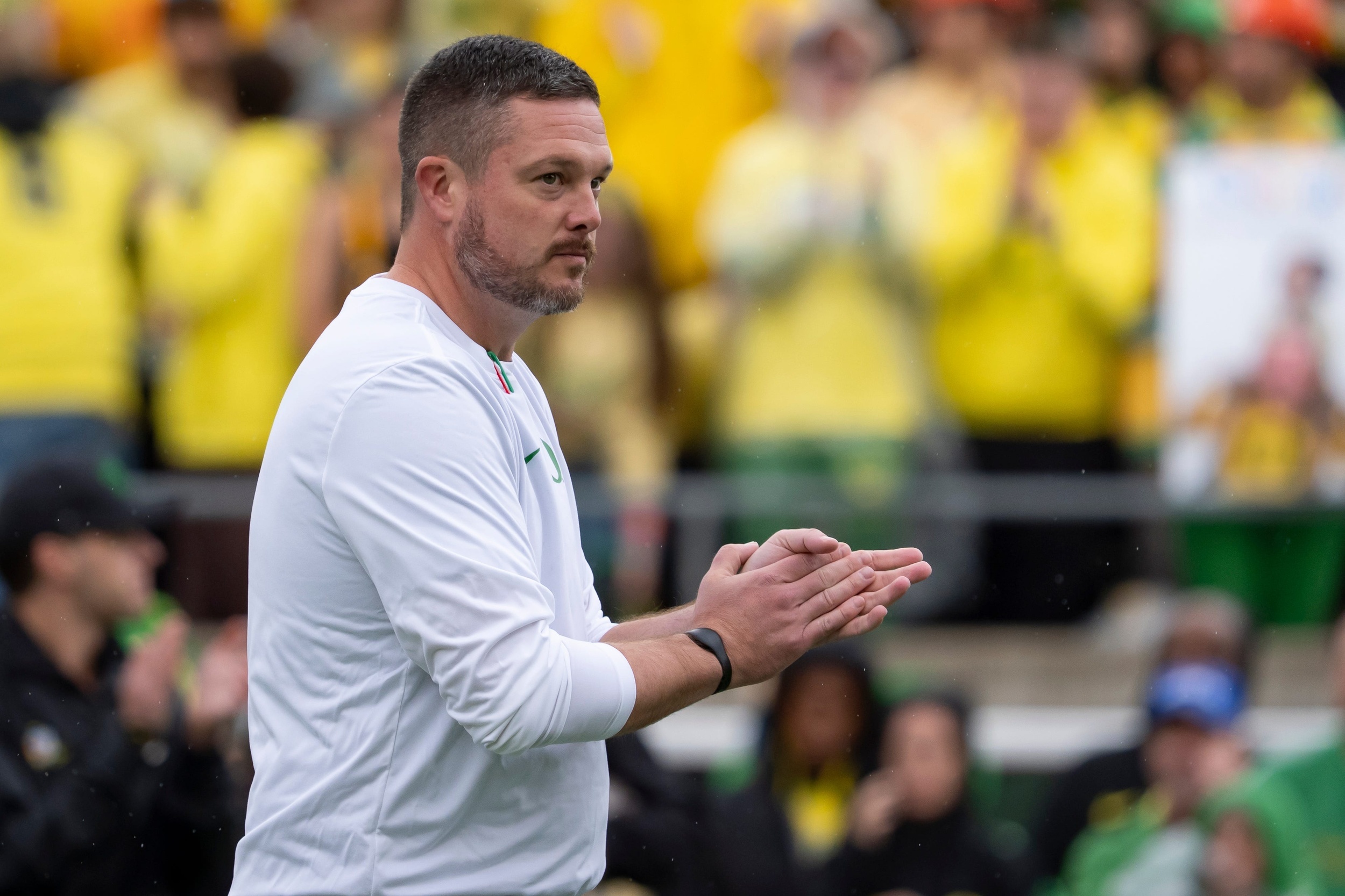 Oregon HC Dan Lanning says that he wants to remain with school