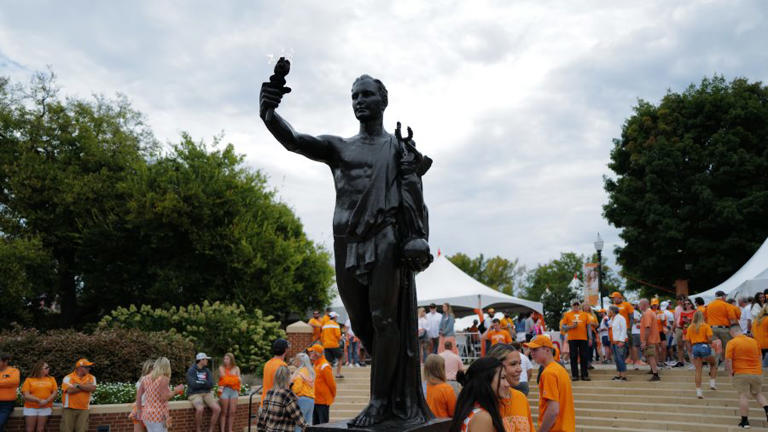 UT Knoxville professor suspended over Charlie Kirk comments sues ...
