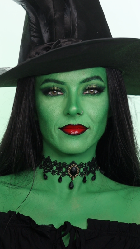 How To Create 10 Spellbinding Witch Makeup Looks, According to Makeup ...