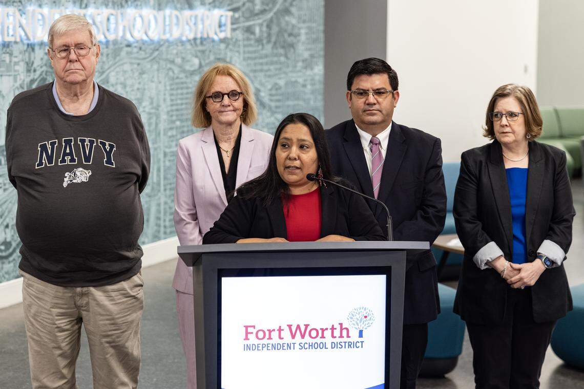 Fort Worth school officials meet with TEA after state takeover announcement