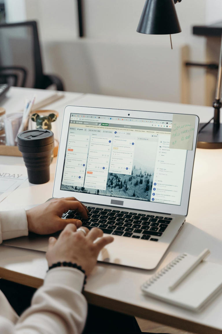 7 Pros Of Remote Work And 7 Cons Nobody Thinks About
