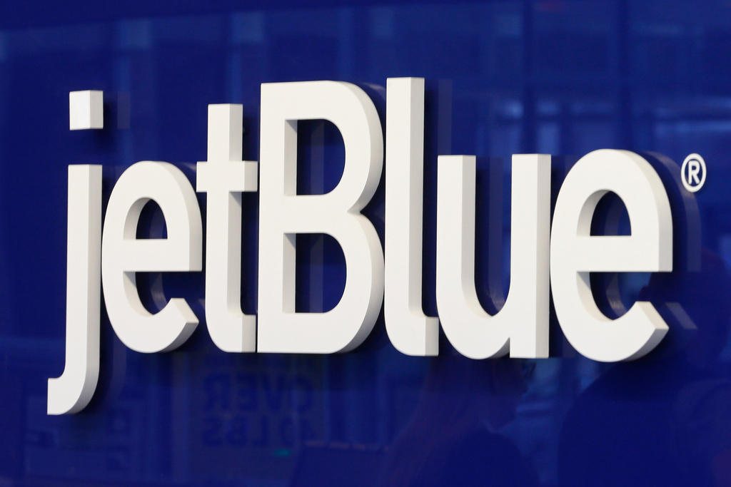 JetBlue passengers hospitalized after emergency landing in Florida
