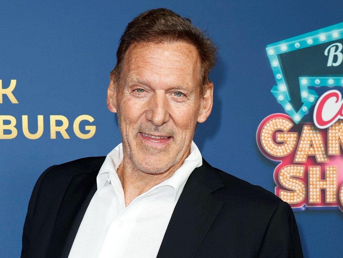 Selfie mit dem Brautpaar: Ralf Moellers Tochter Laura hat geheiratet