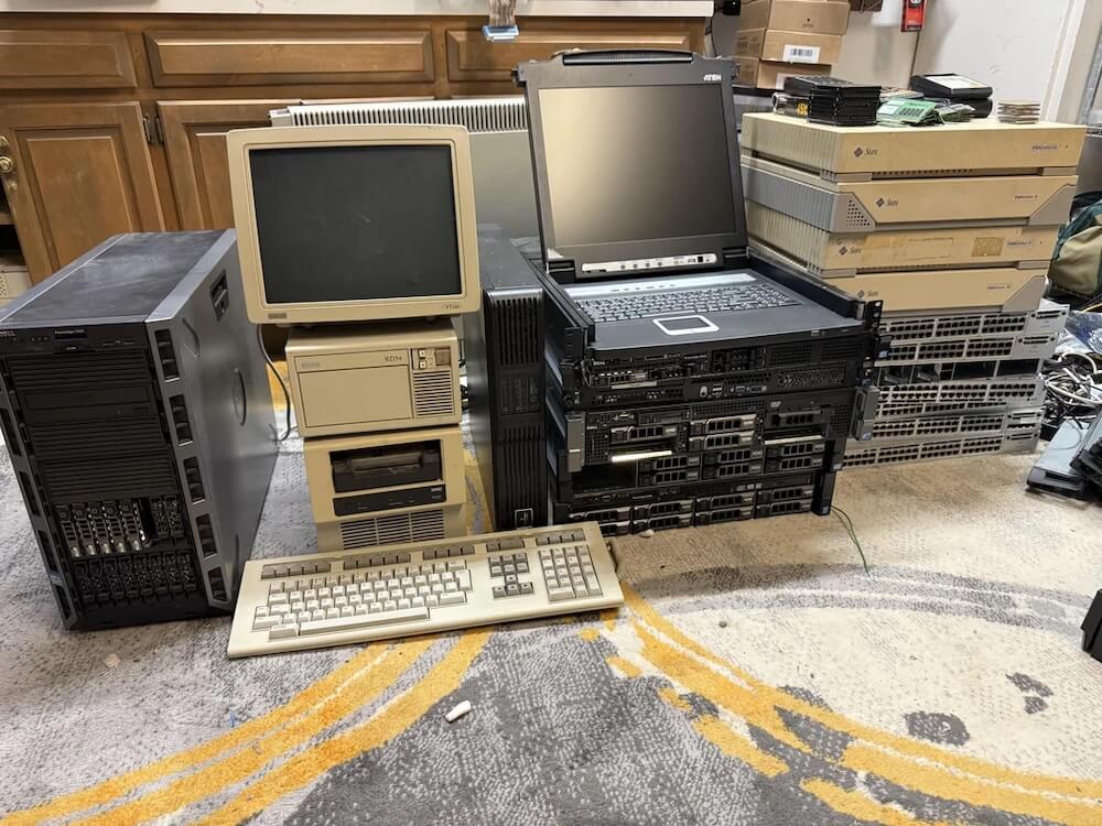 Tech enthusiast shares photo of stunning discovery at local garbage ...