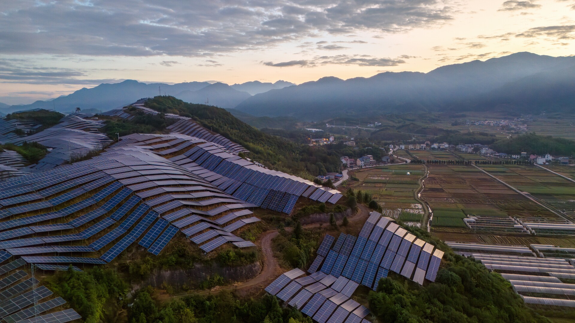 ambivalent-middle-coalition-divided-over-net-zero-target