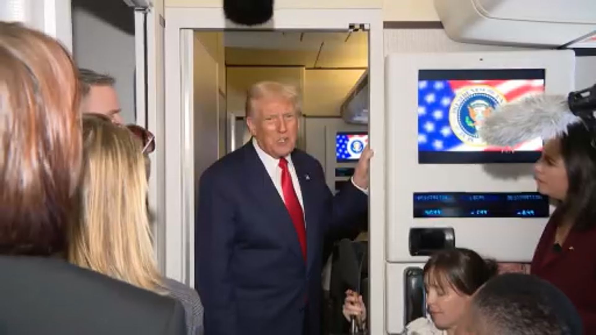 Trump orders Pentagon to resume nuclear weapons testing(00)