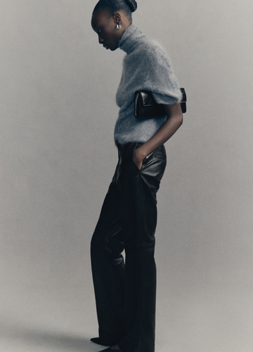 Lederhose im Bootcut-Stil von H&M