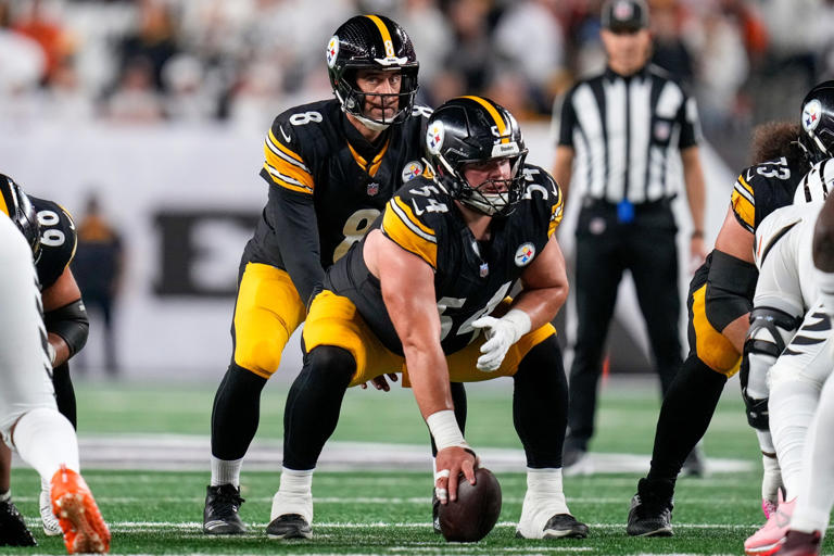 Aaron Rodgers goes big for Steelers O-line with jaw-dropping Christmas ...